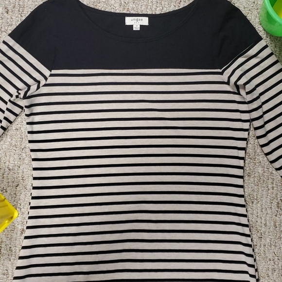 Umgee 3/4 sleeved top. Black and tan striped top - Picture 6 of 9